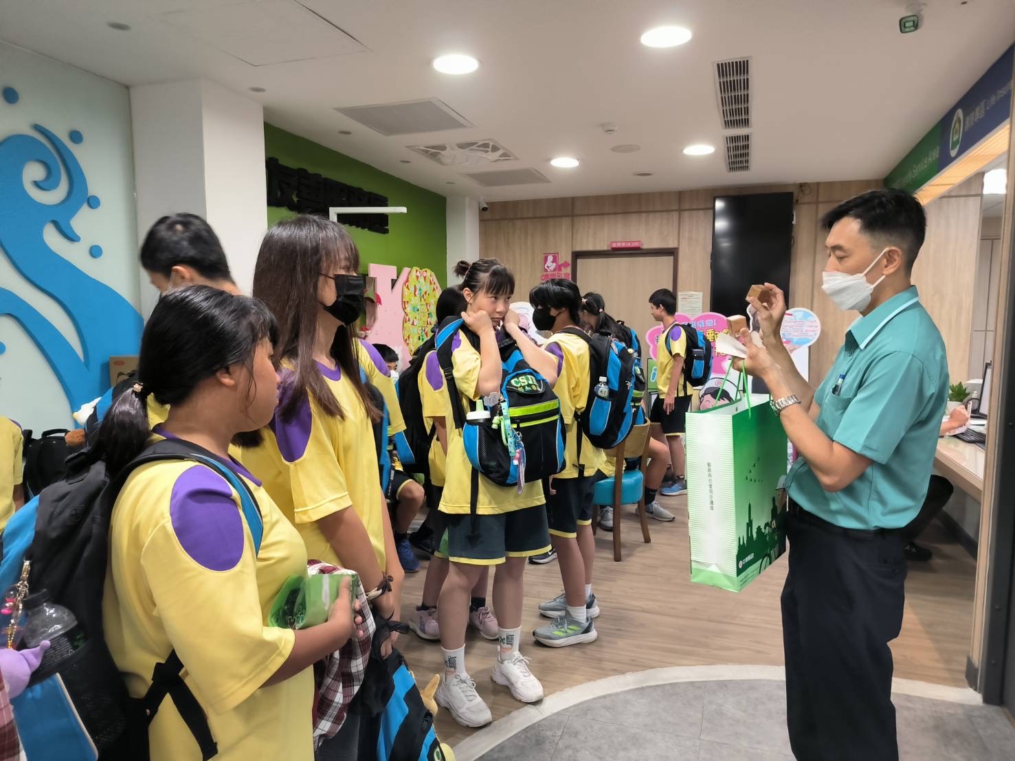 池上國中參訪台東郵局 