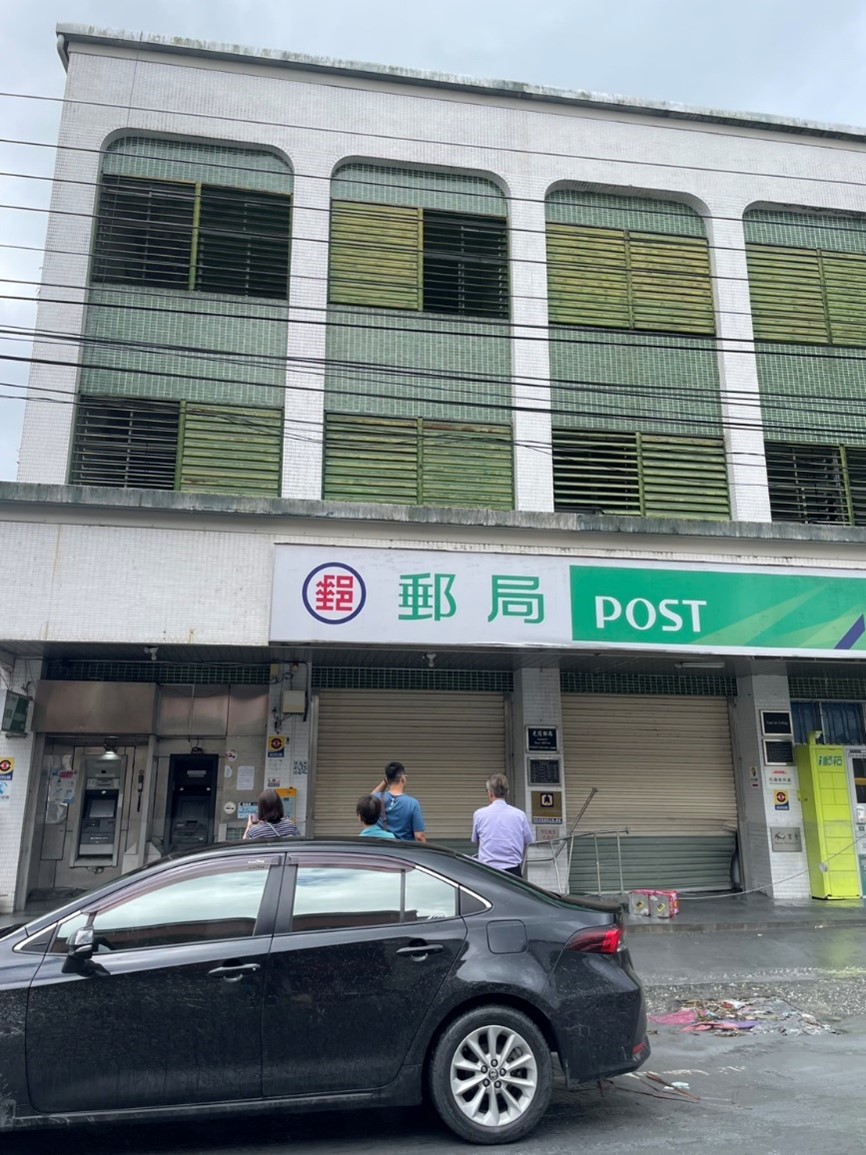 颱風樺加沙重創光復 花蓮郵局緊急搶修 