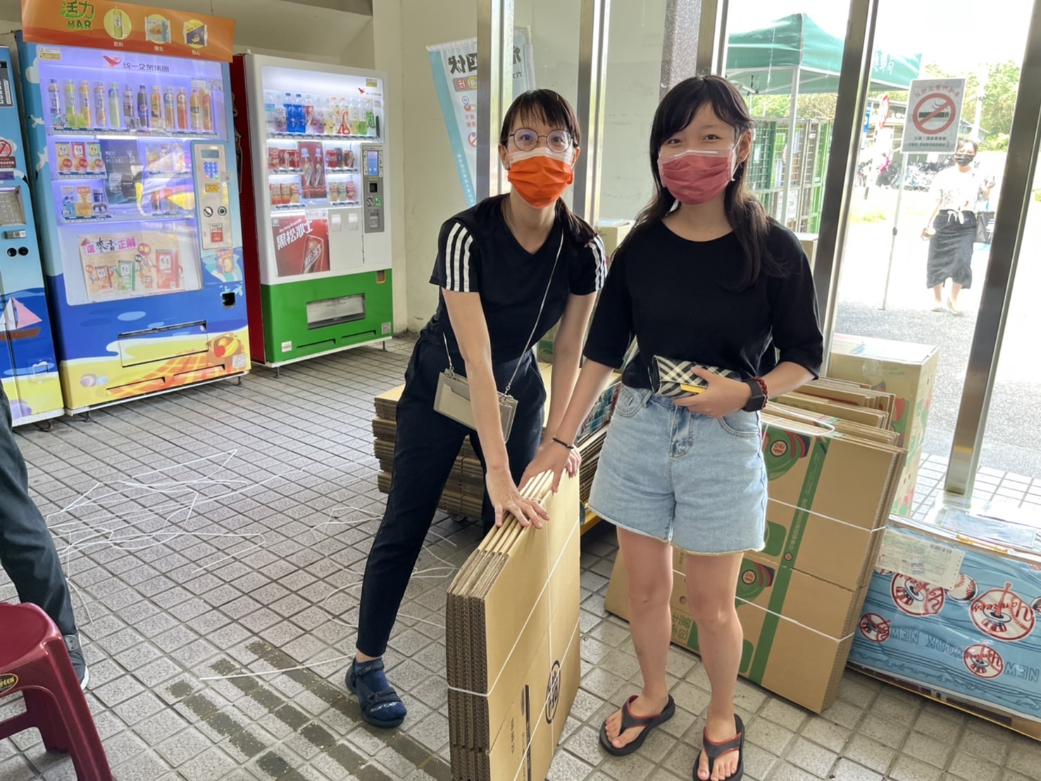 東華大學上收學生包裹 