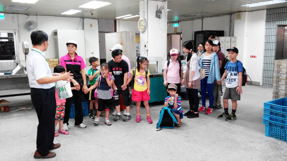 身心障礙學童參觀竹南郵局