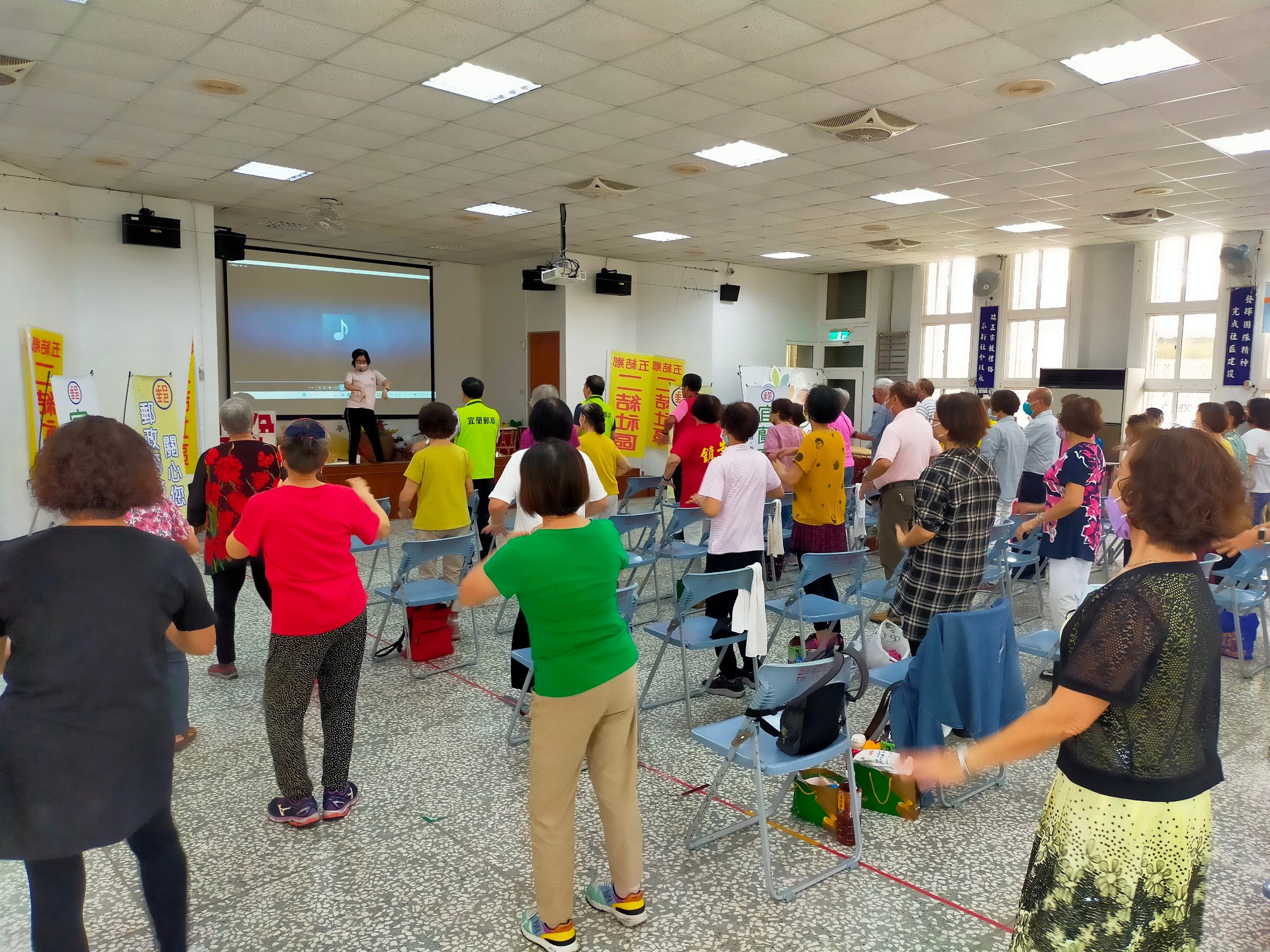 郵局壽險新知交流座談-銀髮長輩熱情舞動一夏