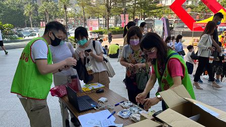 高雄郵局贊助「愛在一起公益園遊會」暨宣傳體驗活動