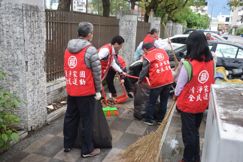 關愛社區清淨家園打掃活動
