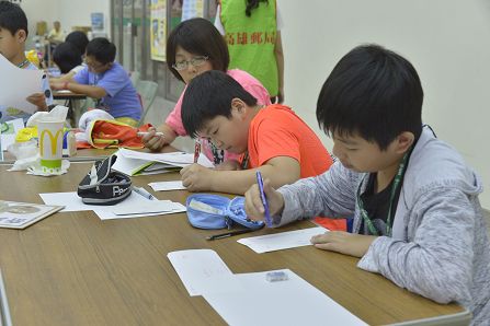 暑期親子集郵營暨明信片書寫活動-鳳山場