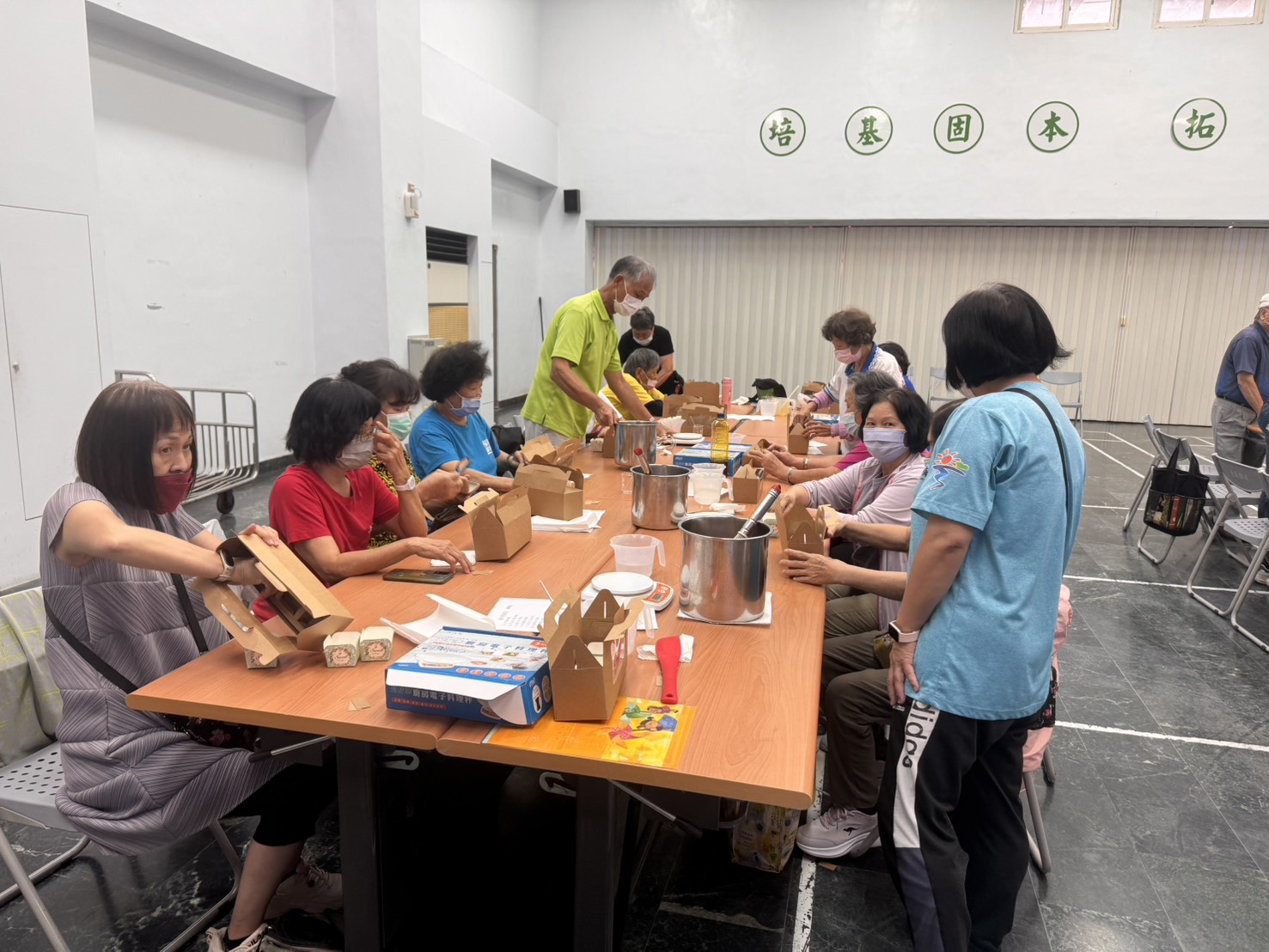 114年度郵政壽險交流座談會暨製作天然手工皂活動