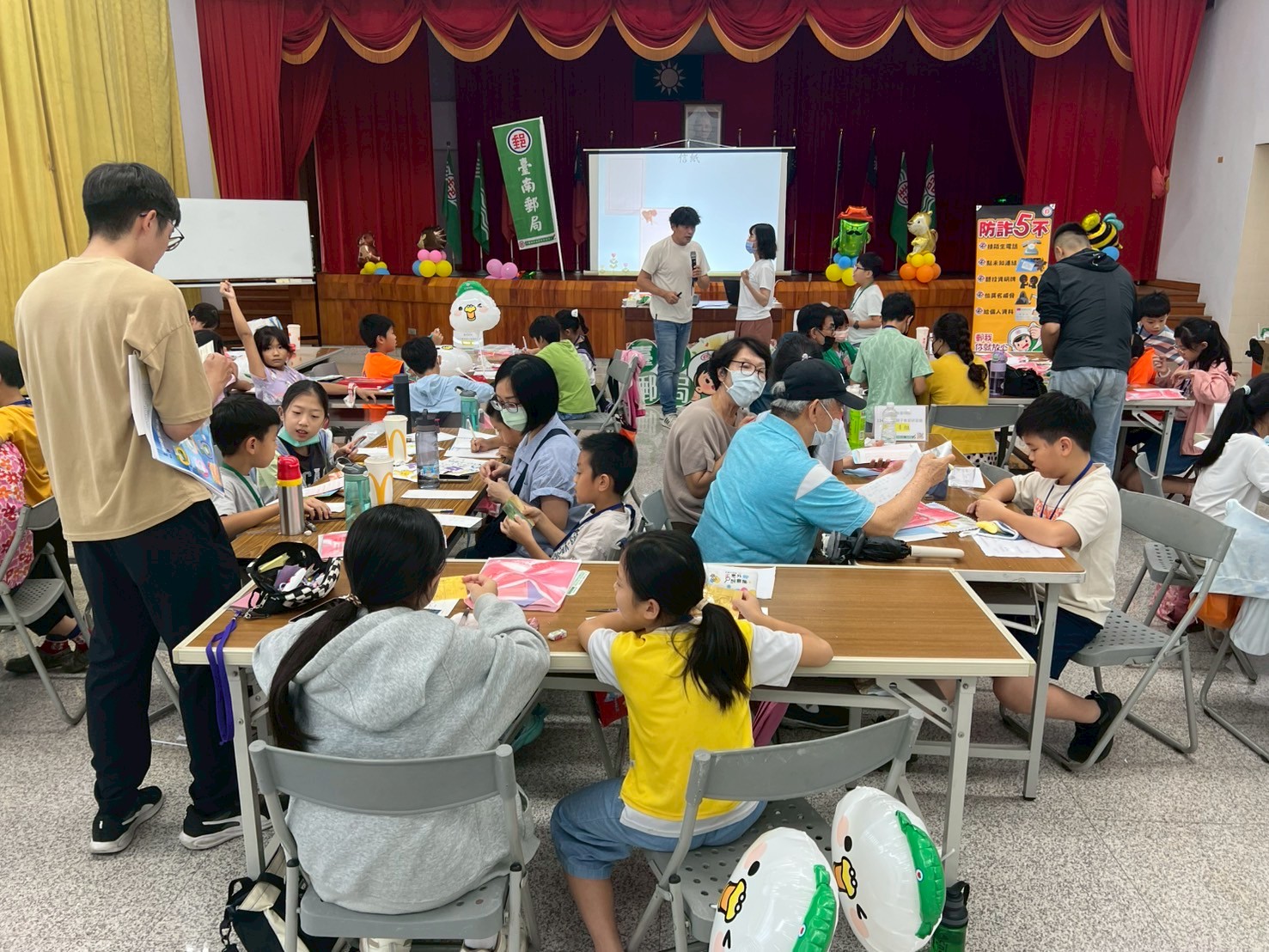 臺南郵局114年暑期親子集郵研習營圓滿成功