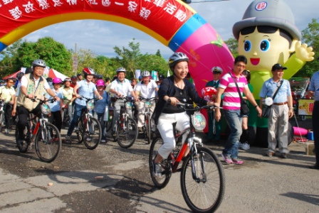 101年關愛社區活動-親子騎單車活動