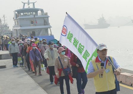 「高雄郵局樂齡運動 銀髪踏青樂悠郵」