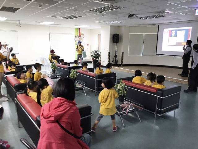 長安附幼參訪汐止郵局