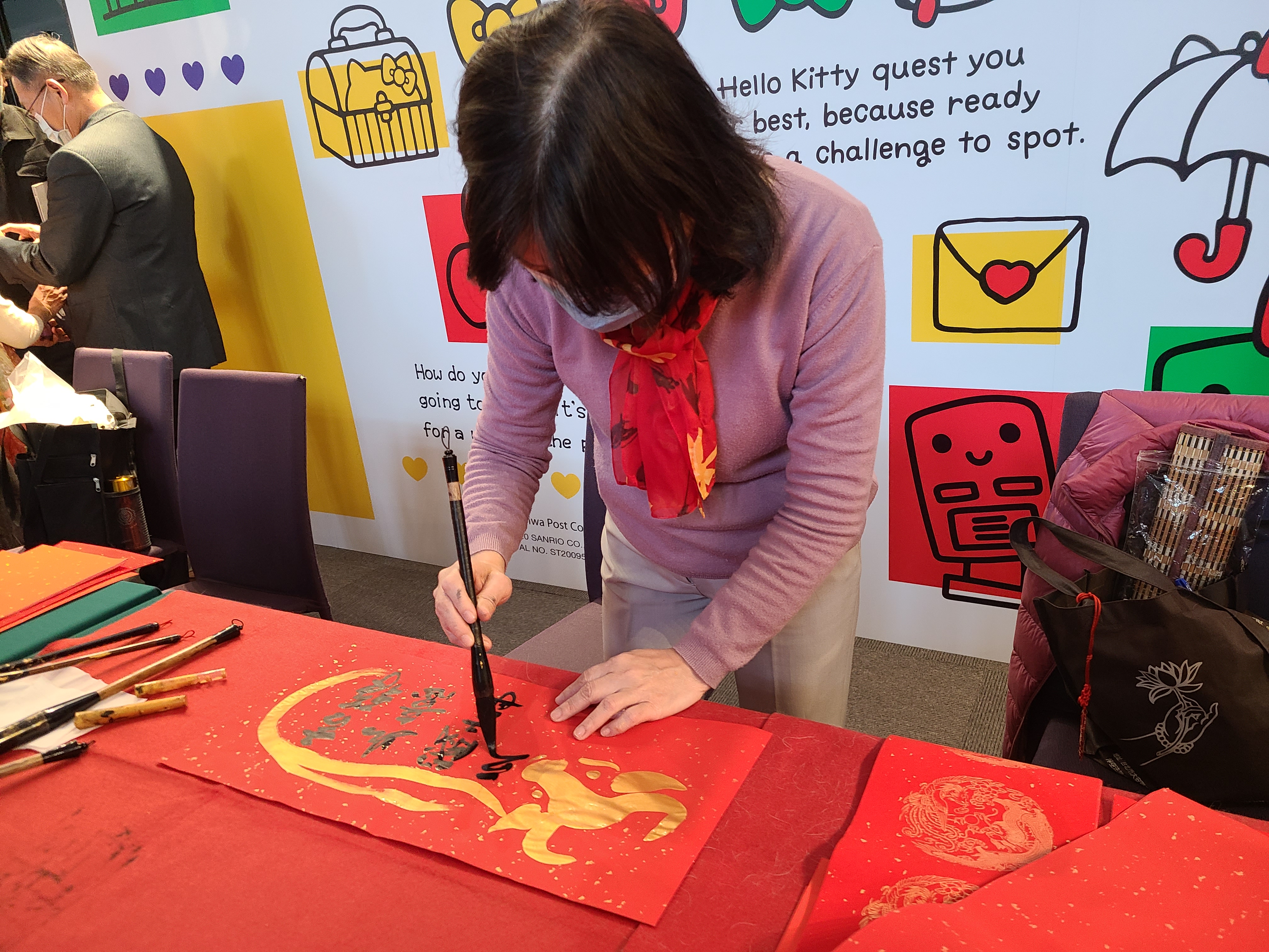 「牛轉乾坤開鴻運 揮毫賀歲送春聯」