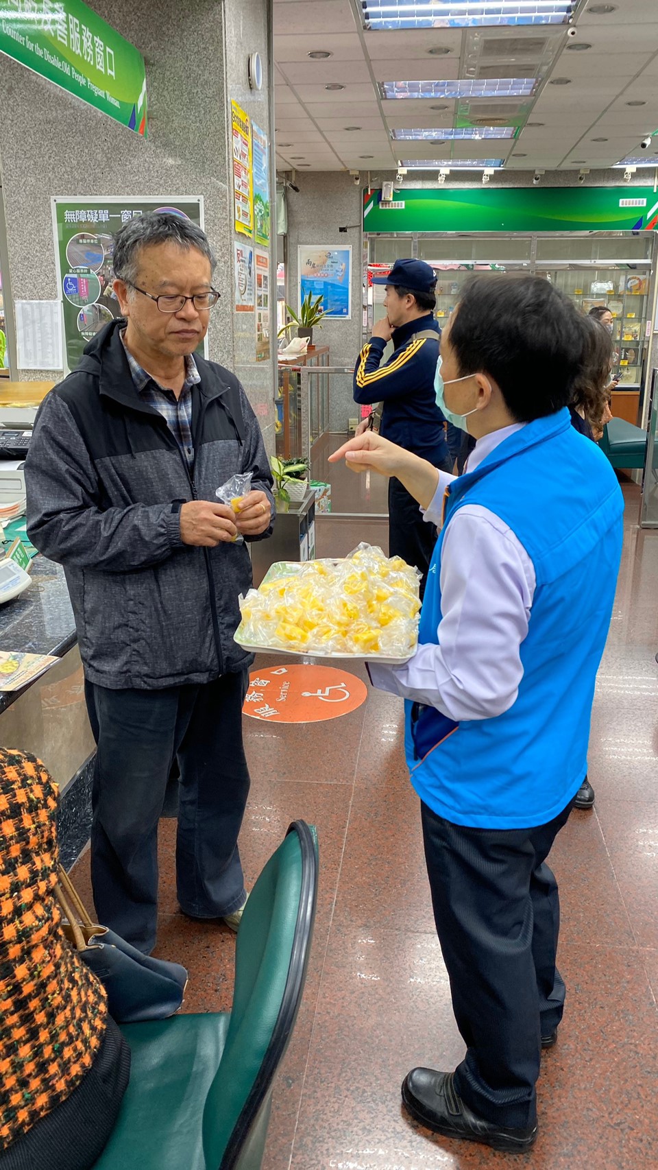 「郵政情傳遞社區愛，郵挺鳳農」活動展售試吃會