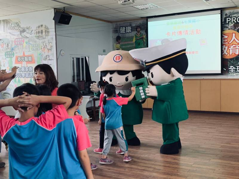 母親節溫馨情-寫明信片表孝心