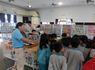 105年郵政博物館巡迴展列車開到臺南永康