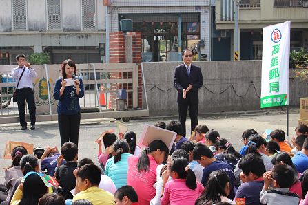 高雄郵局「2017金雞報喜賀新年」活動