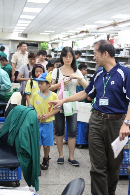 104年6月22日南榮國小參訪基隆郵局