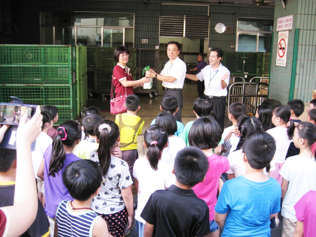 芝麻街學童參觀苗栗郵局