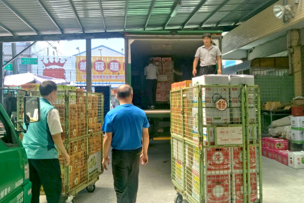 中秋關懷果農文旦柚上收服務