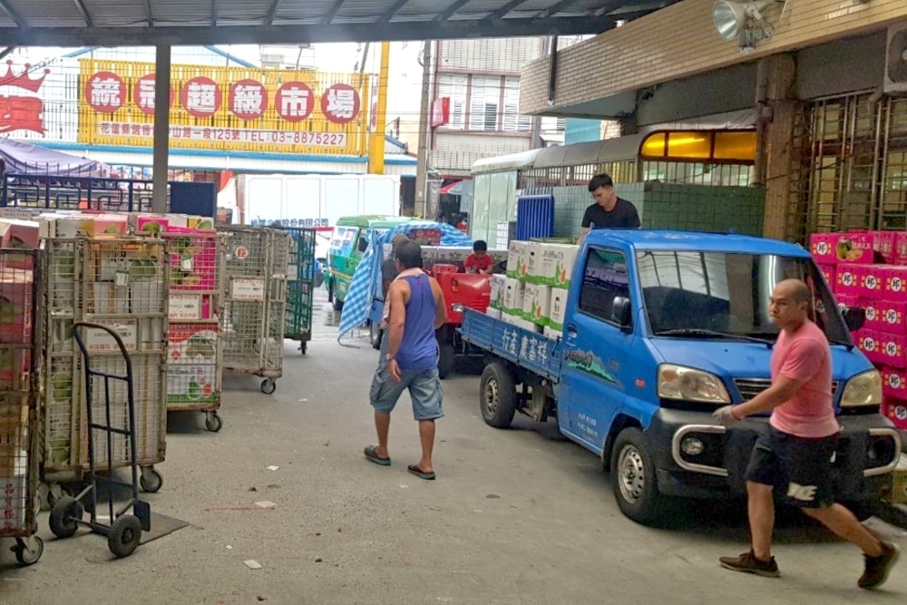 中秋關懷果農文旦柚上收服務