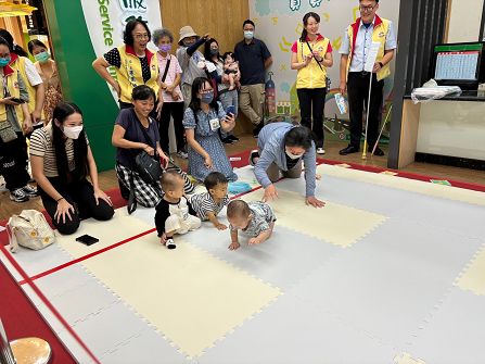 高雄郵局第一屆「寶寶爬爬樂」活動