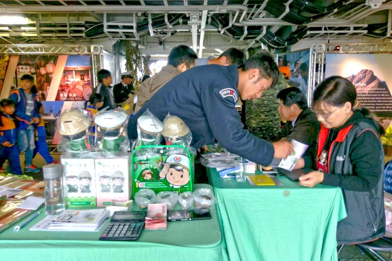 海軍106敦睦遠航訓練支隊航訓巡迴展臨時郵局