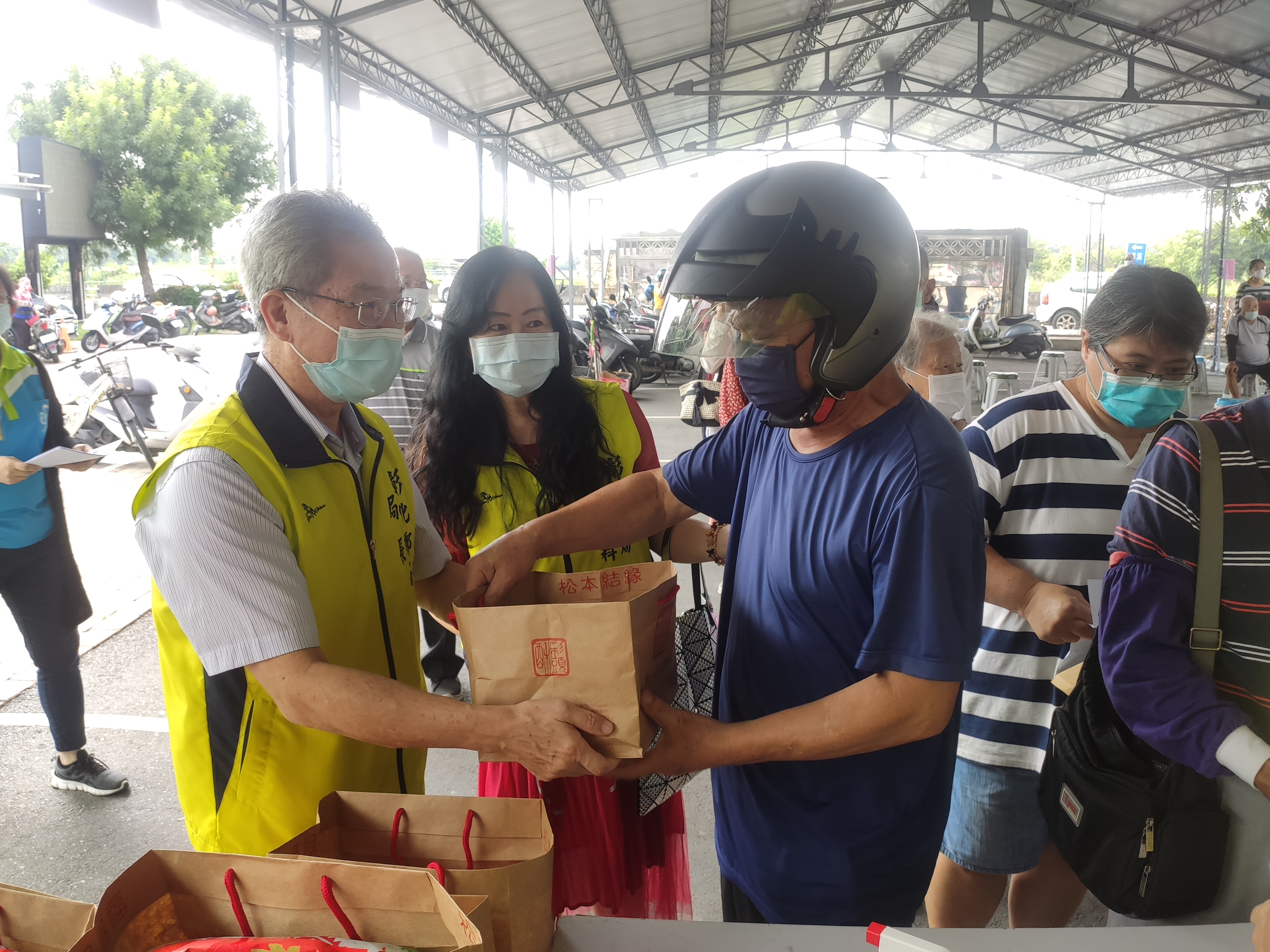 彰化郵局「中秋送暖溪州鄉公所愛心捐贈」偕秀和基金會活動