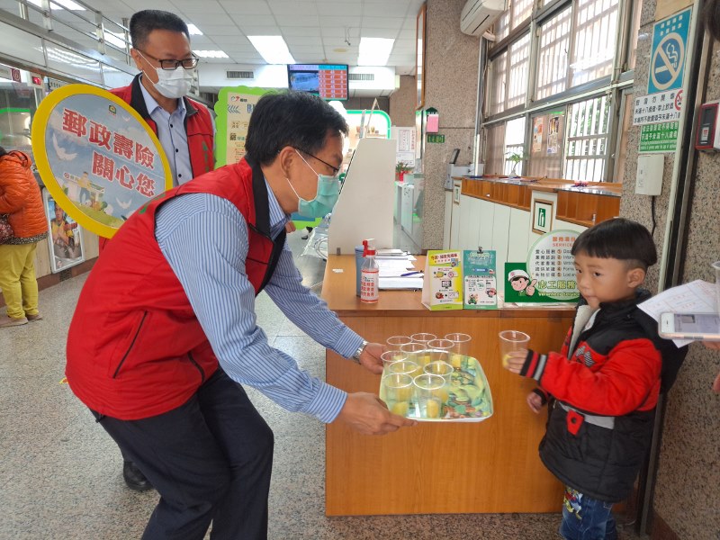 「旺萊郵我挺」苗栗郵局力推本土鳳梨