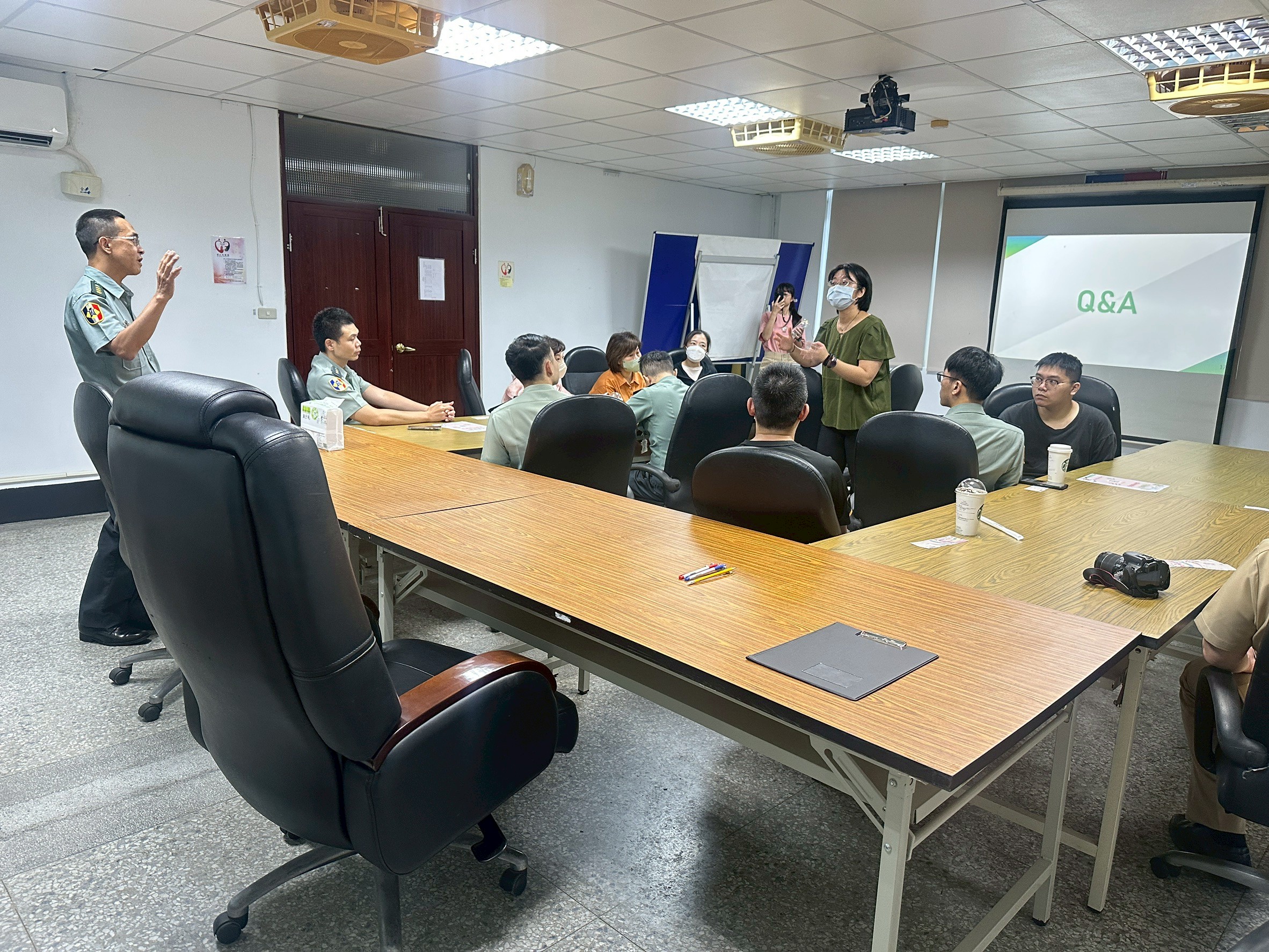 提升服務品質共同防詐　花蓮郵局與國軍財務處業務交流