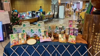 宜蘭郵局郵挺小農做公益