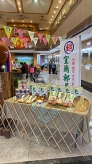 宜蘭郵局郵挺小農做公益