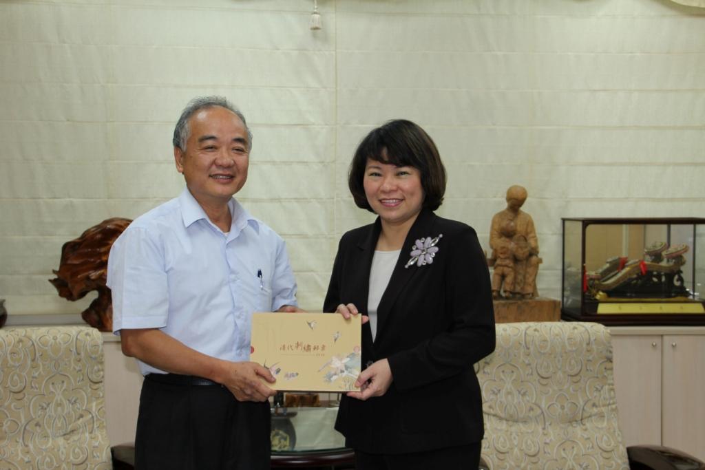 102年拜訪嘉義市長黃敏惠