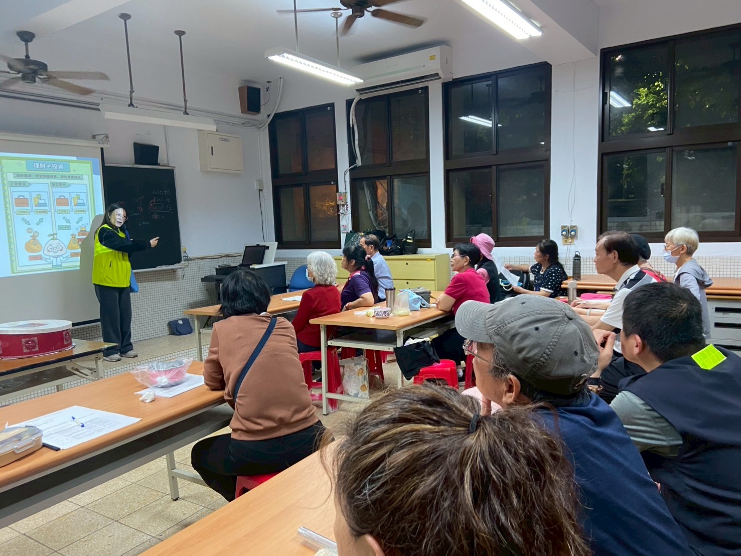 宜蘭郵局攜手宜蘭社區大學 推動金融保險知識與防詐騙教育