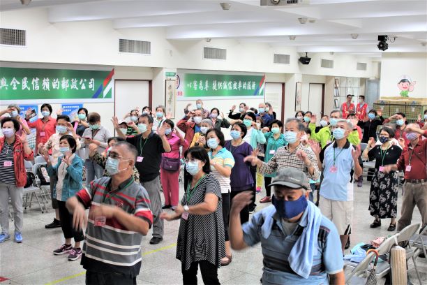 樂齡運動-銀髮踏青樂悠郵