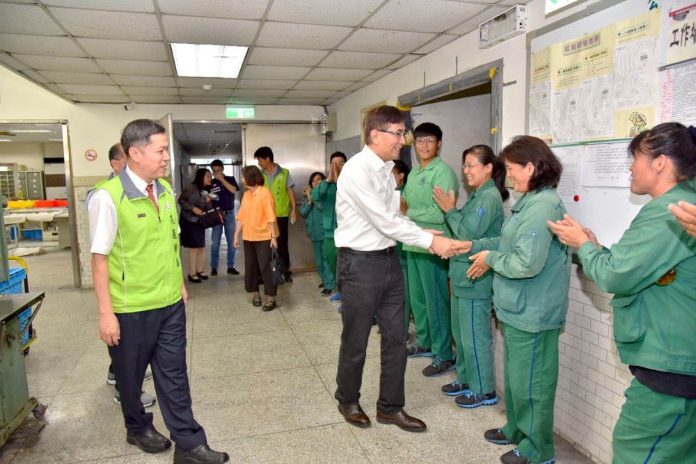 吳宏謀董事長視察業務及慰問同仁