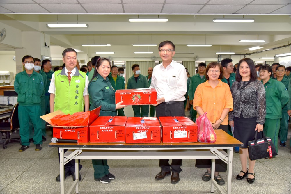 吳宏謀董事長視察業務及慰問同仁