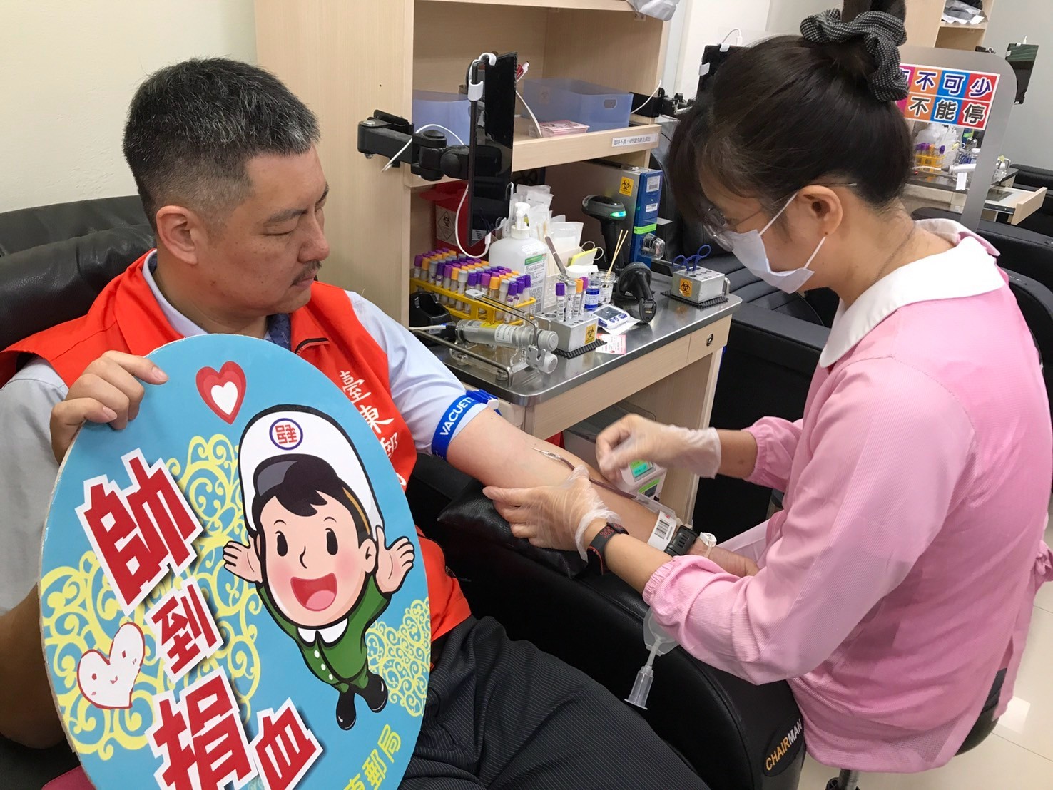 「捐熱血 郵愛心」臺東郵局號召熱血英雄 挽袖傳遞希望！