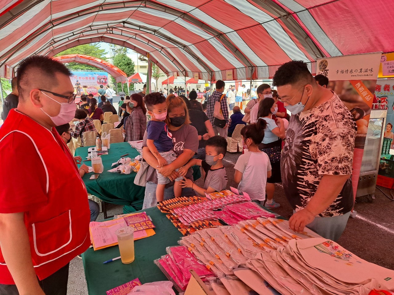 嘉郵響應若竹兒園遊會，號召民眾齊聚嘉義酒廠獻愛心