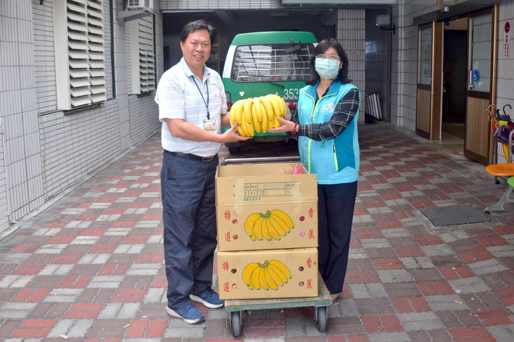 支持小農捐贈社會福利團體香蕉