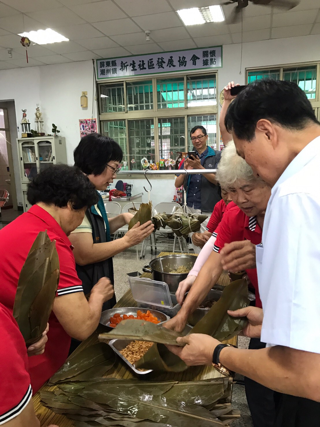 109.06.23屏東郵局暨台灣郵政協會辦理「端午粽飄香，鄰里關懷情」公益活動