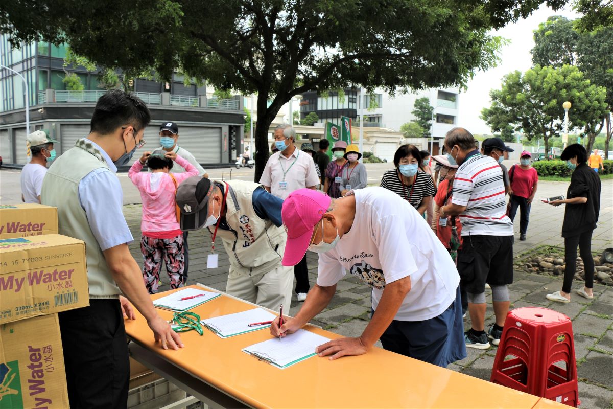 111年「中華郵政樂齡運動–銀髮踏青樂悠郵」健走活動