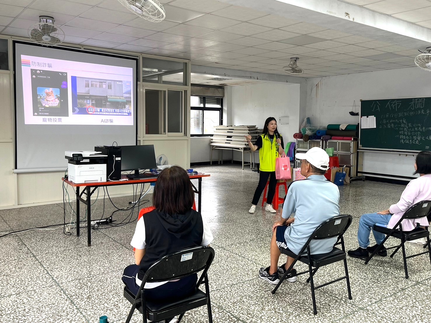 宜蘭郵局假蘇澳「存仁社區」辦理講座 增進長者金融暨保險知識