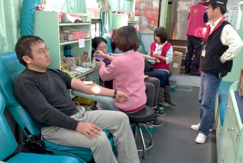 偕同臺灣雅芳AVON公司辦理公益捐血活動