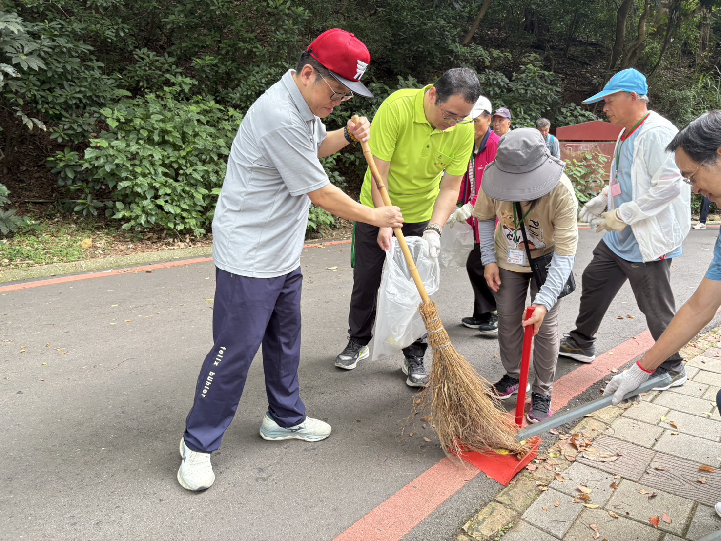 「清淨山林 郵我同行」-十八尖山淨山活動