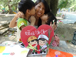 臺南郵局「郵我寵愛媽咪」慶祝母親節活動