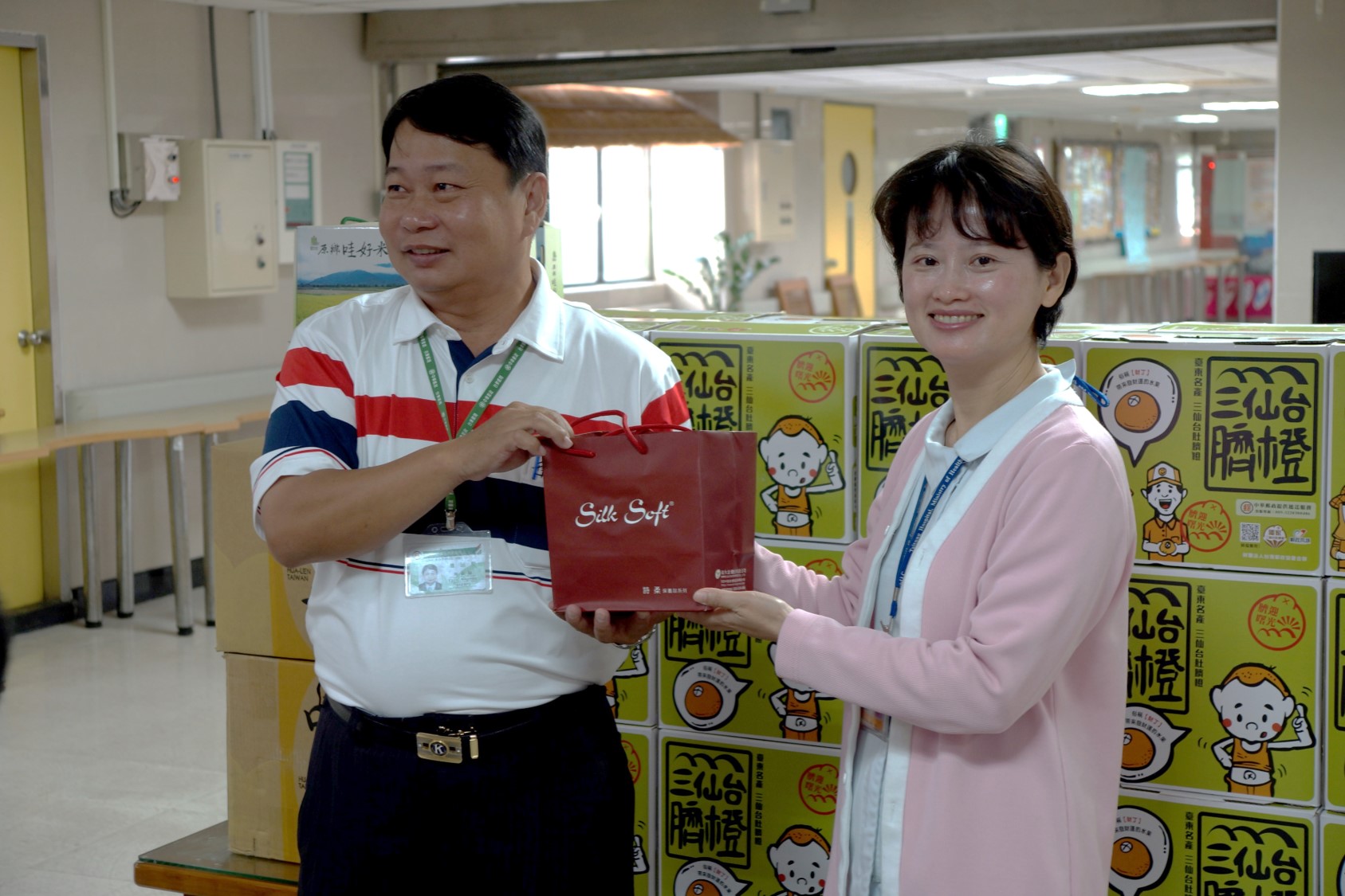 臺東郵局與台灣郵政協會共同舉辦「關懷農產行銷暨送愛至臺東醫院護理之家」公益活動