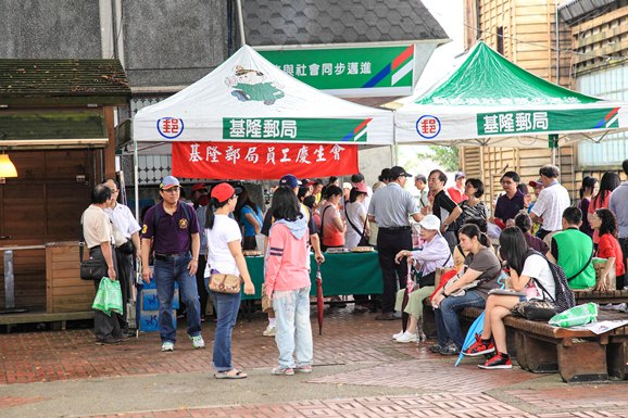 102.6.16 基隆郵局102年上半年慶生會 