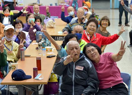 高雄郵局112年第四季樂齡運動