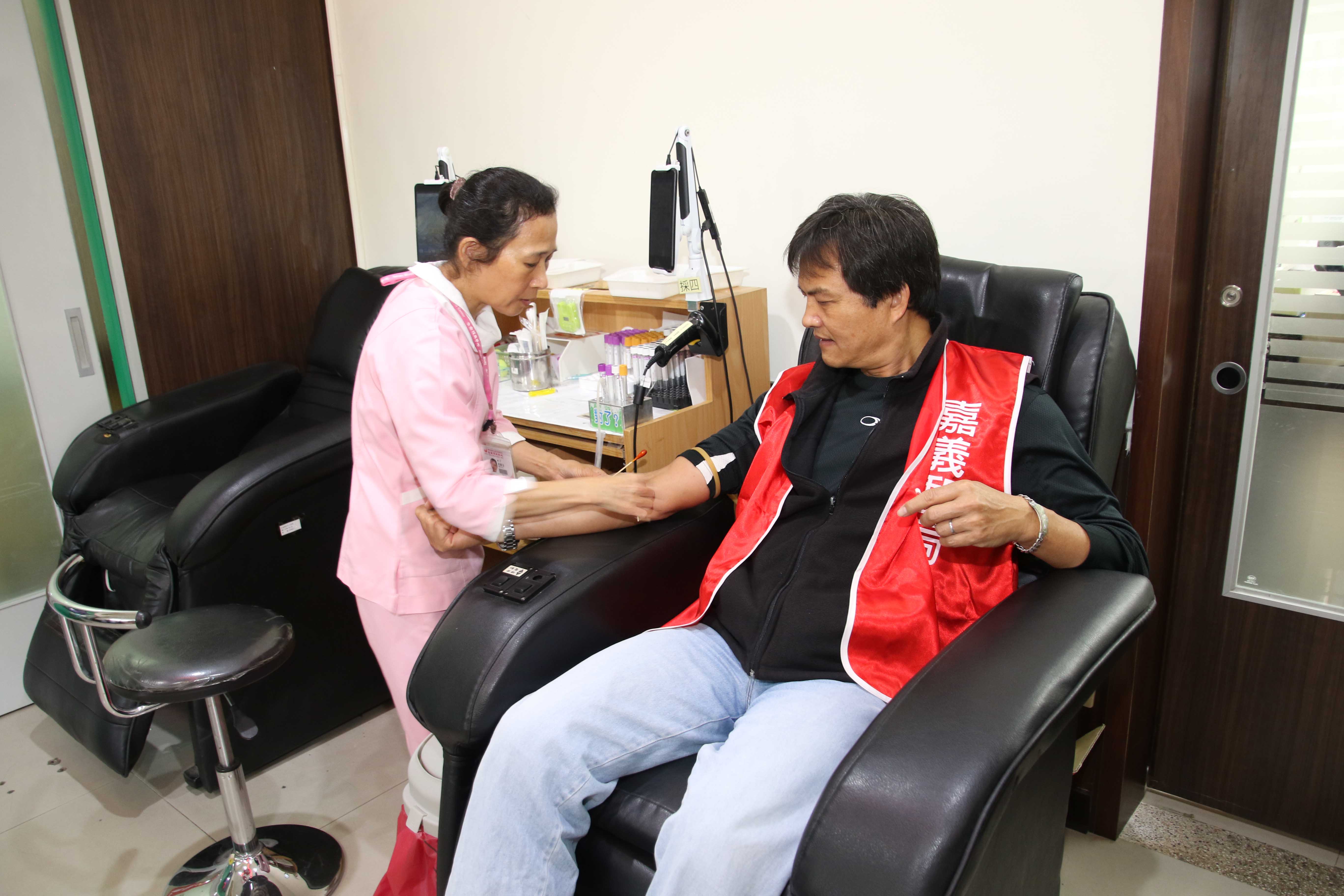 歡慶中華郵政公司成立123年，嘉義郵局舉辦「捐熱血 郵愛心」活動，邀您挽袖捐血救人