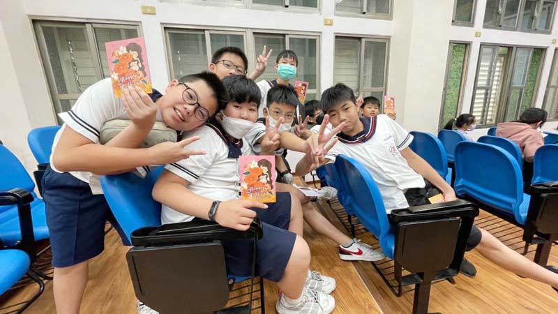 宜蘭國小母親節明信片書寫推廣活動