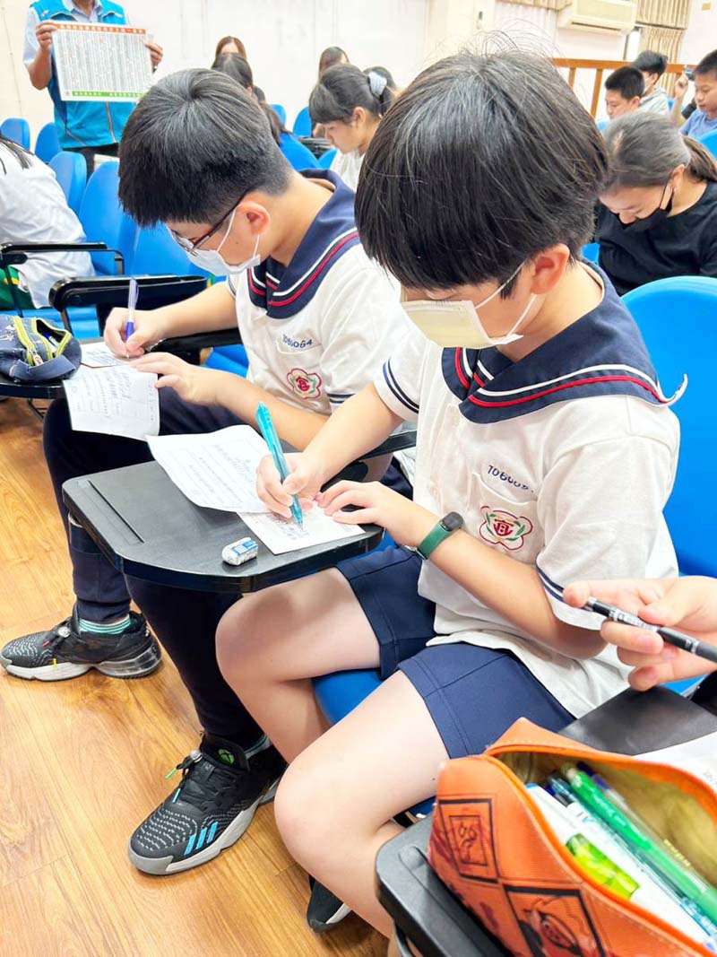 宜蘭國小母親節明信片書寫推廣活動