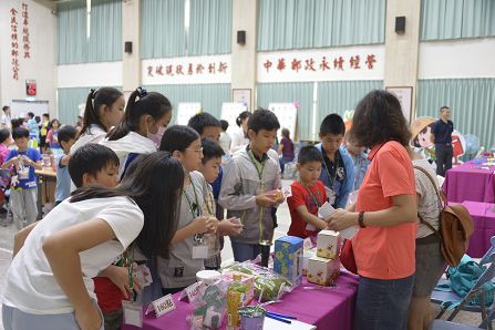 暑期親子集郵營暨明信片書寫活動-高雄場